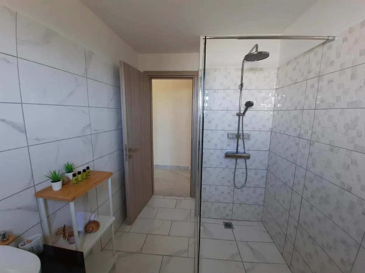 Freesia Grand Sea View Residence Svoronata