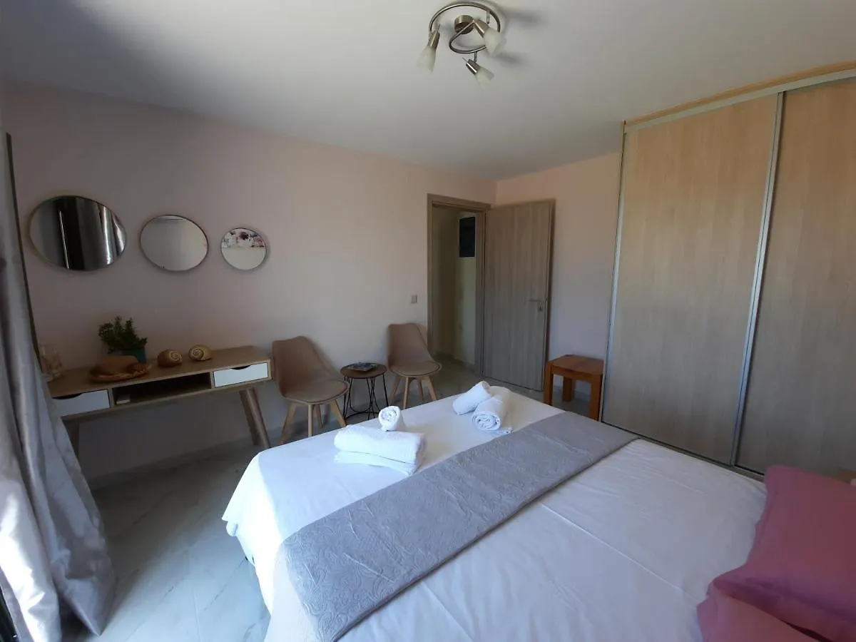 Freesia Grand Sea View Residence Svoronata 0*,